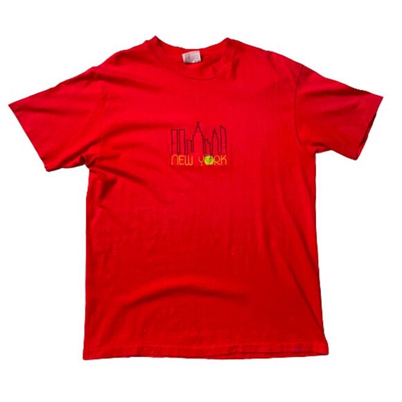 VINTAGE HANES New York Embroidered Short Sleeve Skyline Tee - Picture 1 of 10